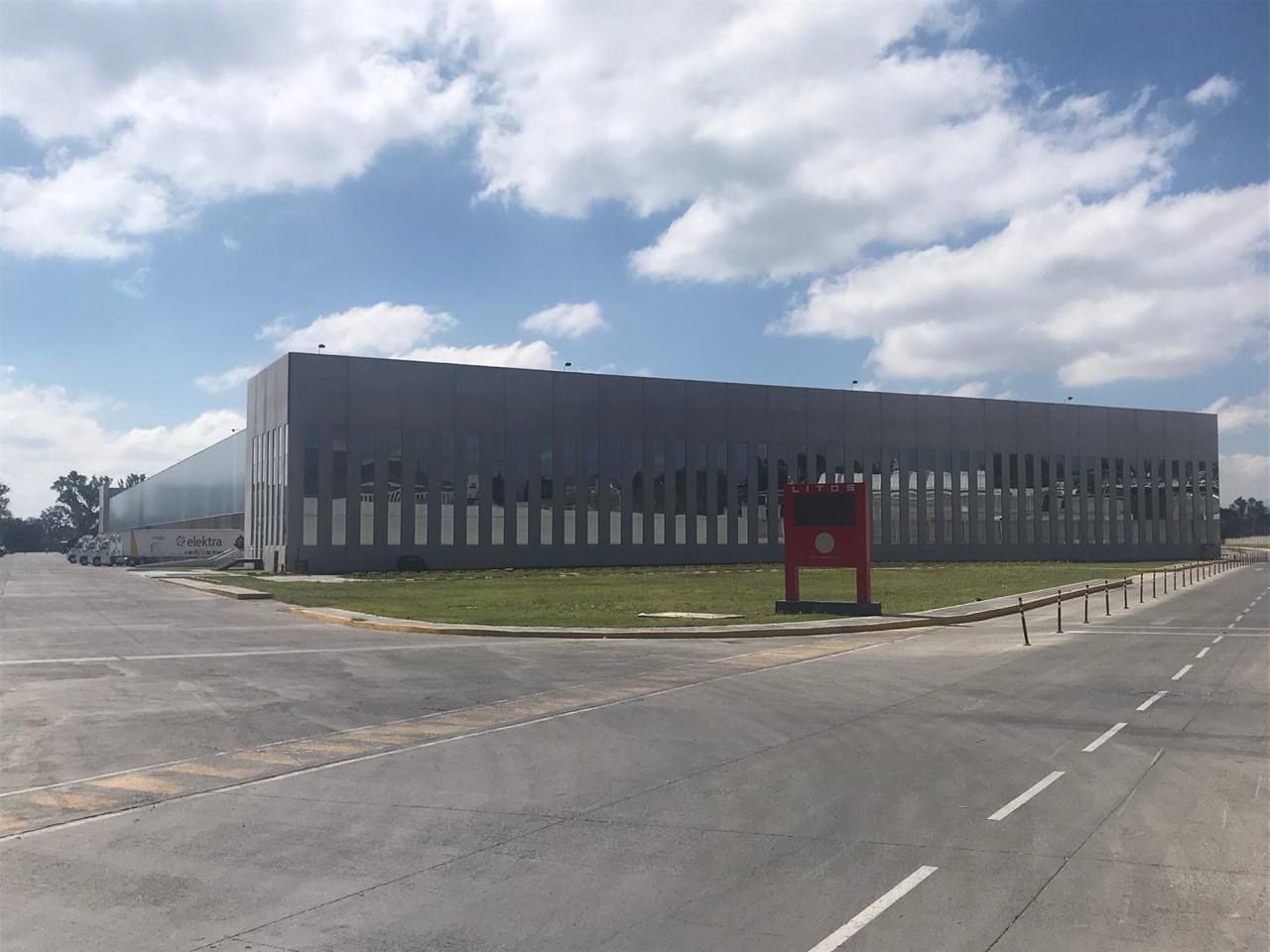 Foto adicional de Nave 9